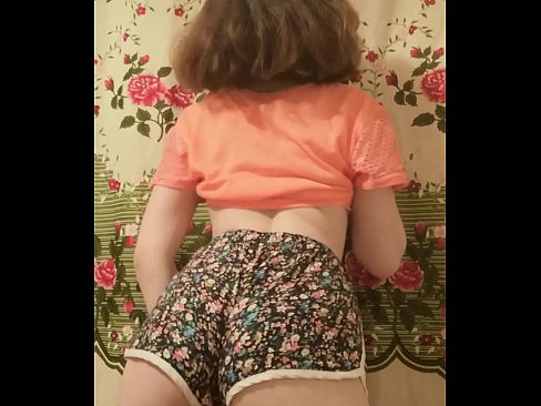 ❤️ Sexy matashin jariri yana cire guntun wando a kyamara ❤️ Batsa ️❤